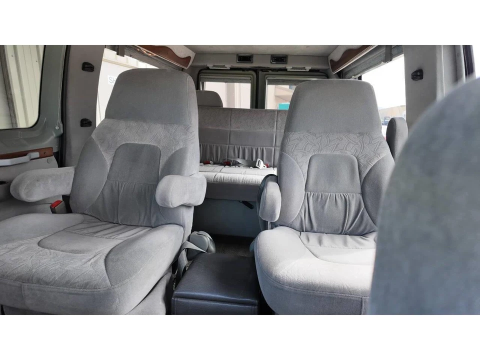 2001 Ford Econoline Van - Image 3 of 31