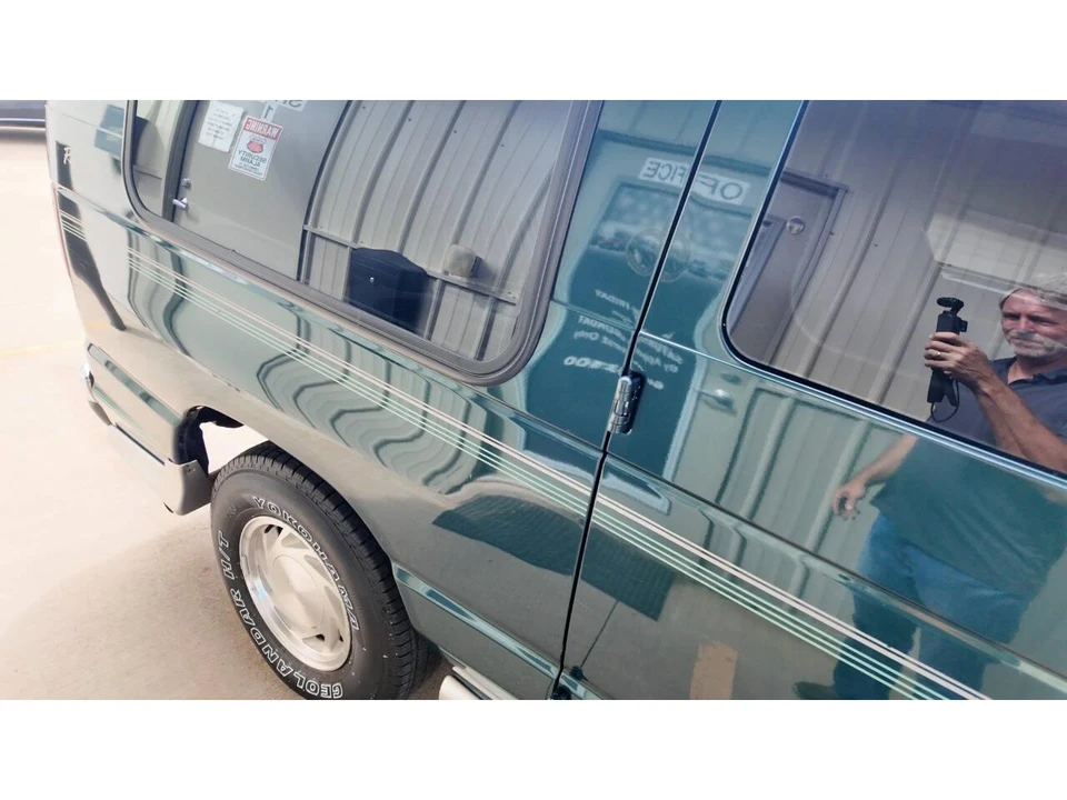 2001 Ford Econoline Van - Image 28 of 31