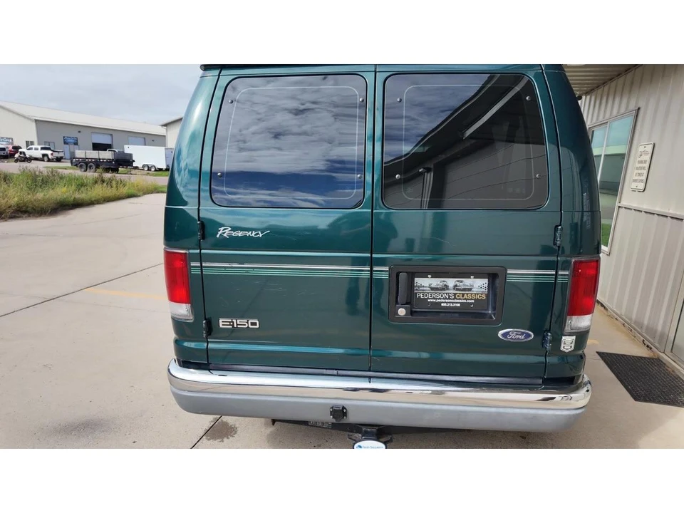 2001 Ford Econoline Van - Image 8 of 31