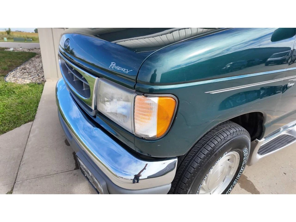 2001 Ford Econoline Van - Image 12 of 31