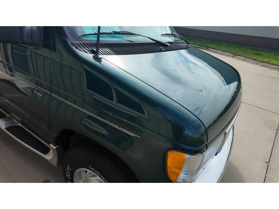 2001 Ford Econoline Van - Image 24 of 31