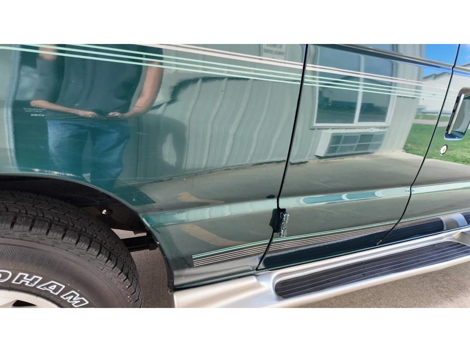 2001 Ford Econoline Van - Image 20 of 31