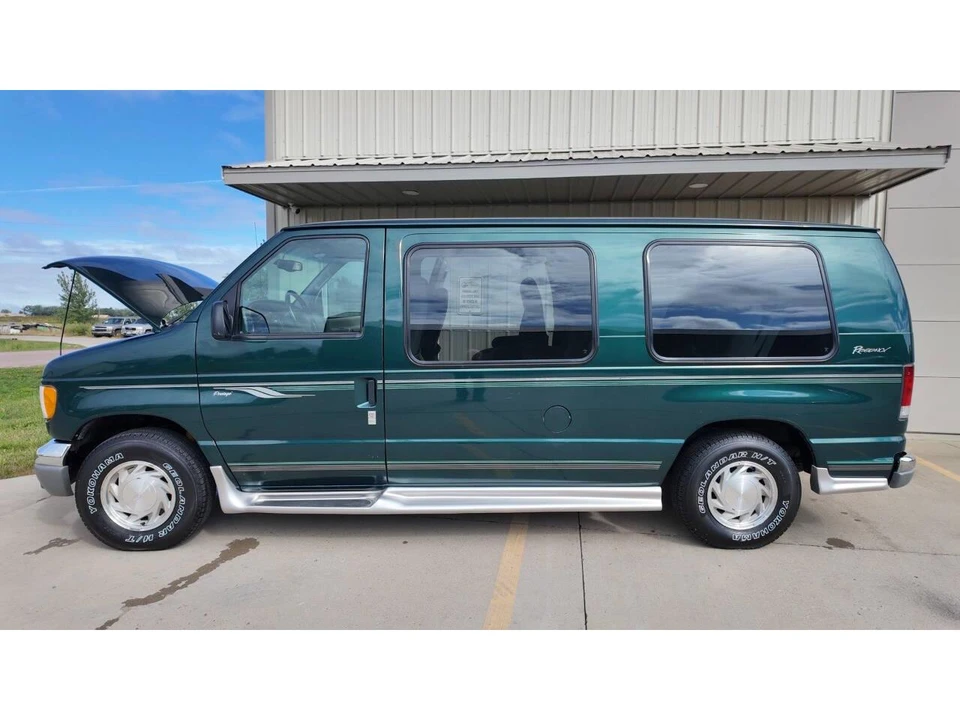 2001 Ford Econoline Van - Image 4 of 31