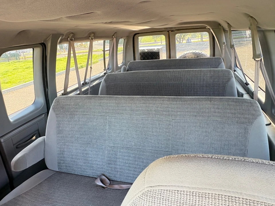 2001 Ford Econoline Van - Image 18 of 21