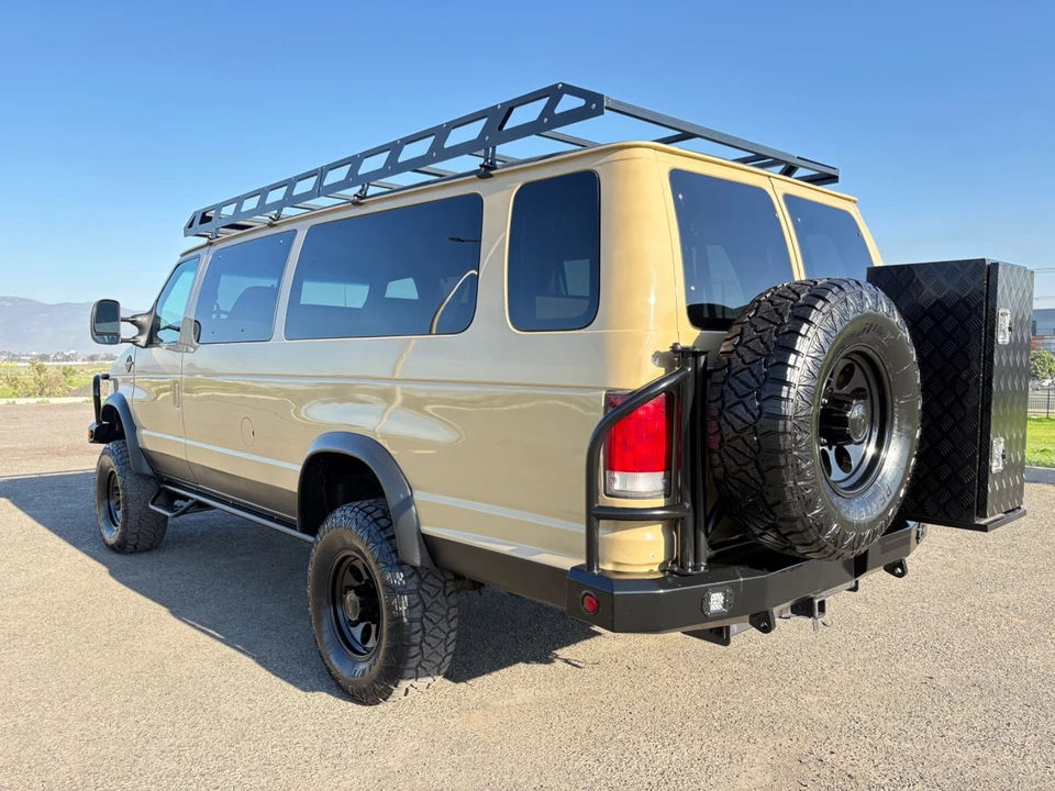 2001 Ford Econoline Van - Image 10 of 21