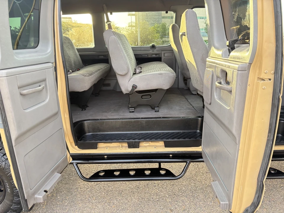 2001 Ford Econoline Van - Image 18 of 21