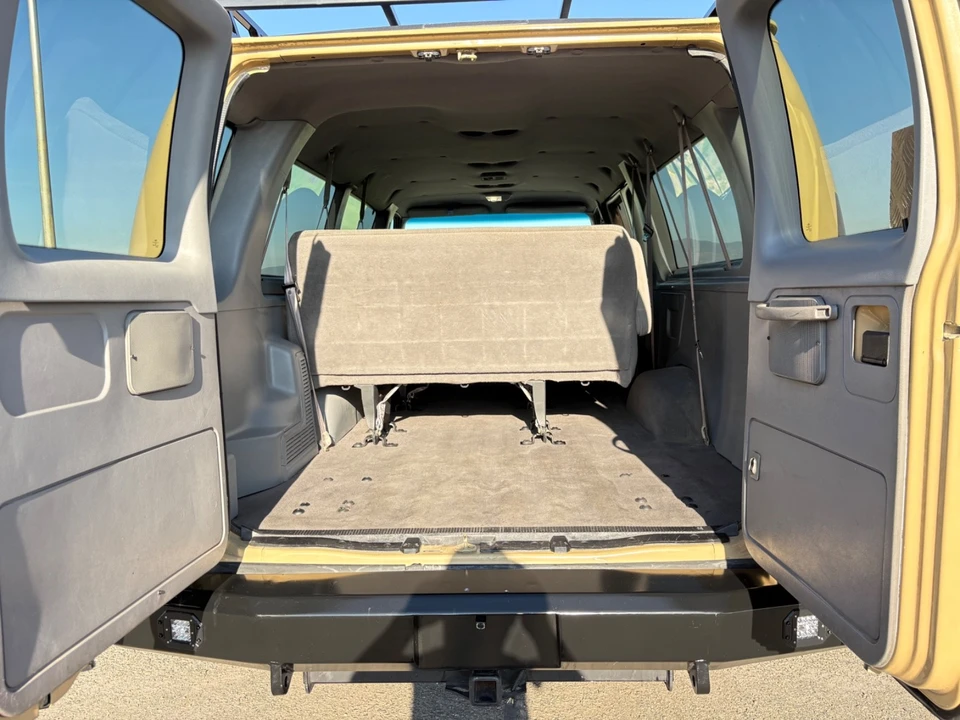 2001 Ford Econoline Van - Image 12 of 21