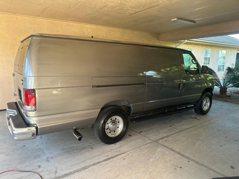 2001 Ford Econoline Van - Image 5 of 21