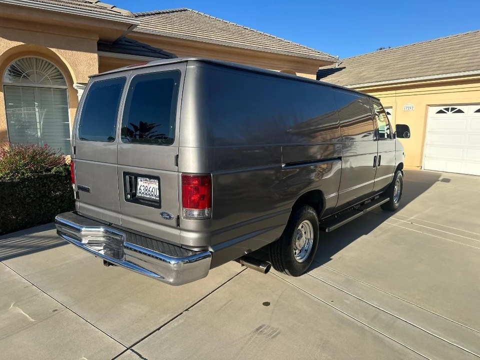 2001 Ford Econoline Van - Image 7 of 21