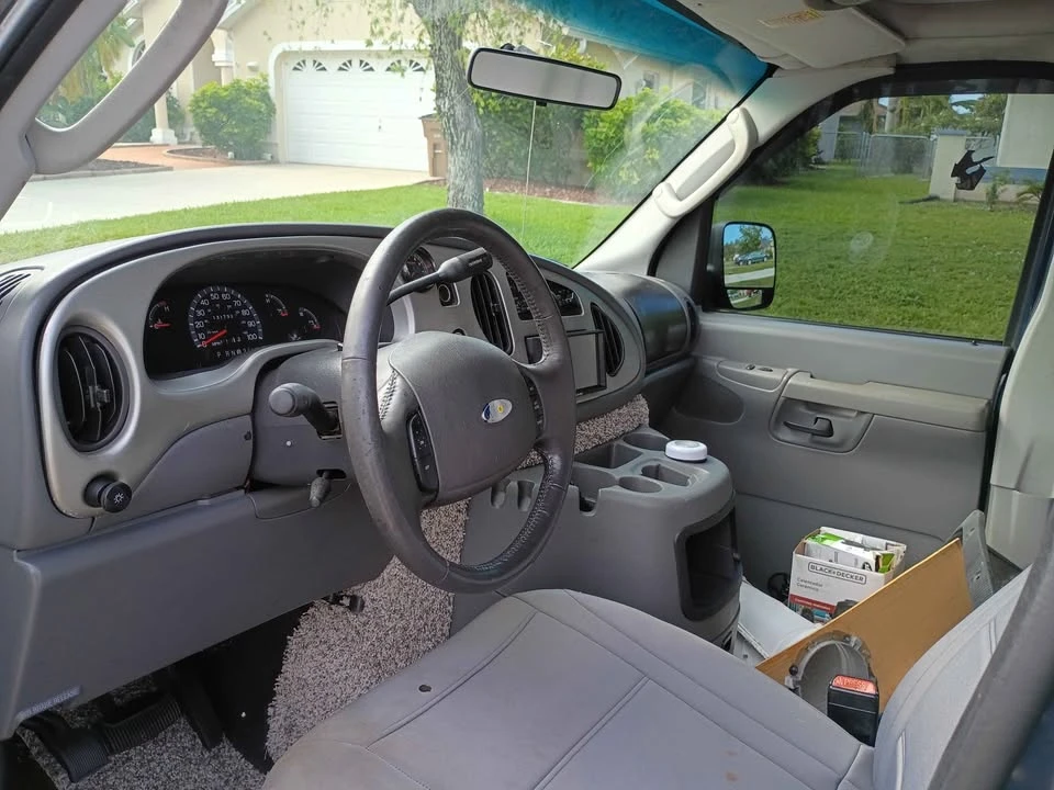 2001 Ford Econoline Van - Image 11 of 20