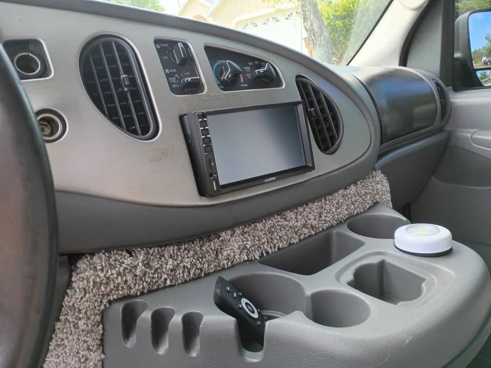2001 Ford Econoline Van - Image 15 of 20