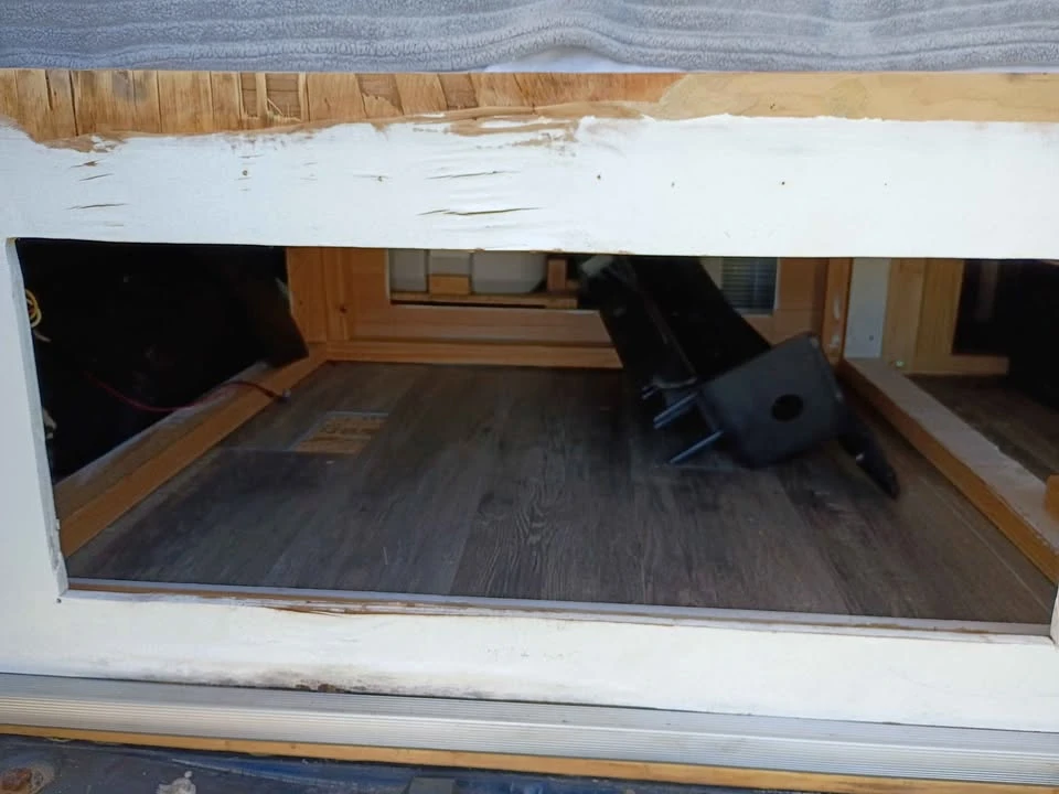 2001 Ford Econoline Van - Image 3 of 20
