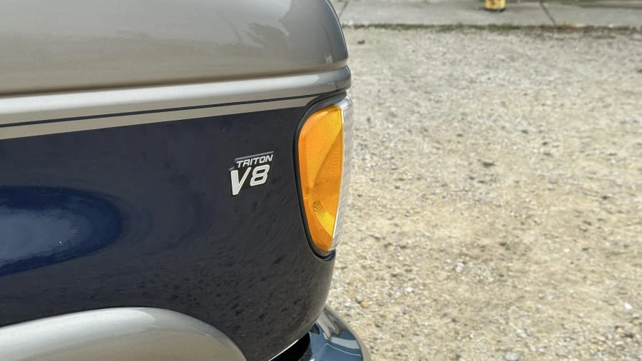 2001 Ford Econoline Van - Image 5 of 20