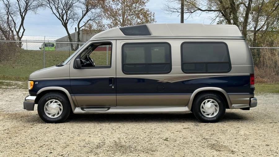 2001 Ford Econoline Van - Image 2 of 20