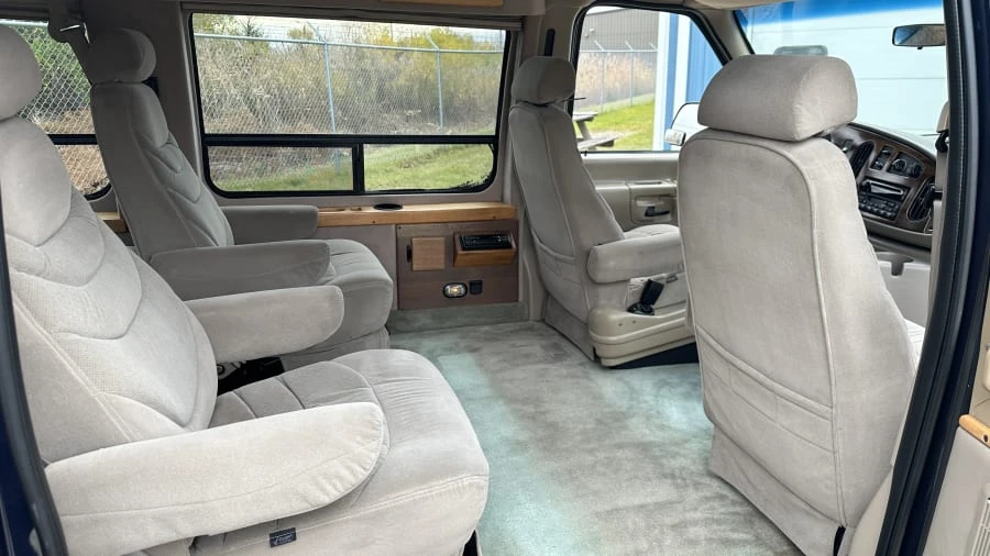 2001 Ford Econoline Van - Image 16 of 20