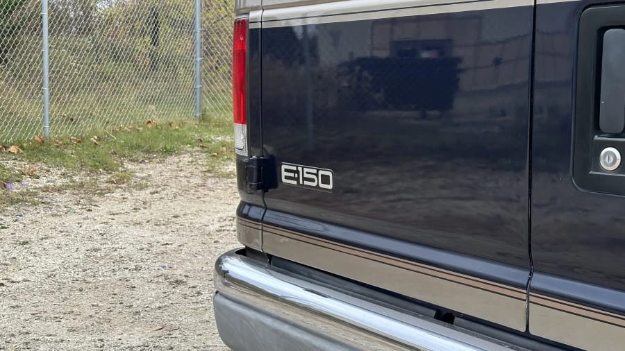 2001 Ford Econoline Van - Image 6 of 20