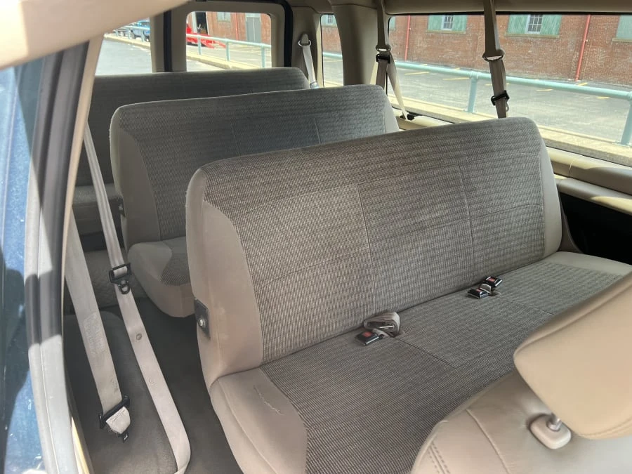 2001 Ford Econoline Van - Image 8 of 9