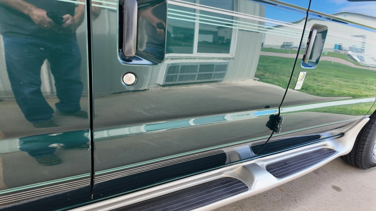 2001 Ford Econoline Van - Image 19 of 31