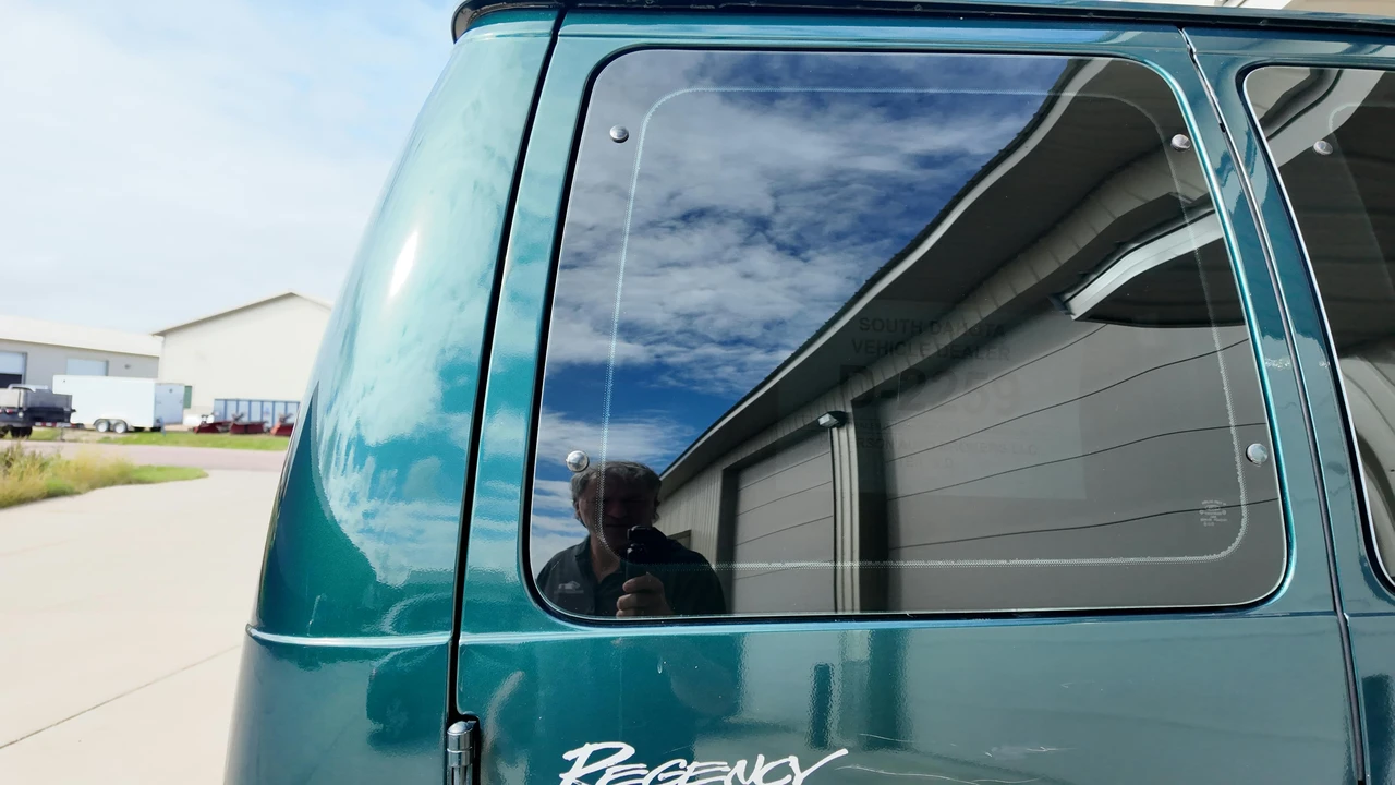 2001 Ford Econoline Van - Image 31 of 31