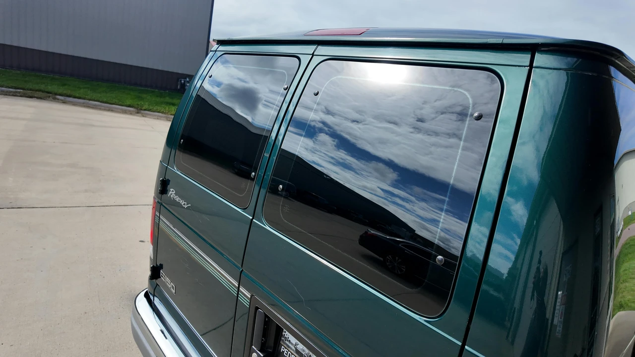 2001 Ford Econoline Van - Image 29 of 31