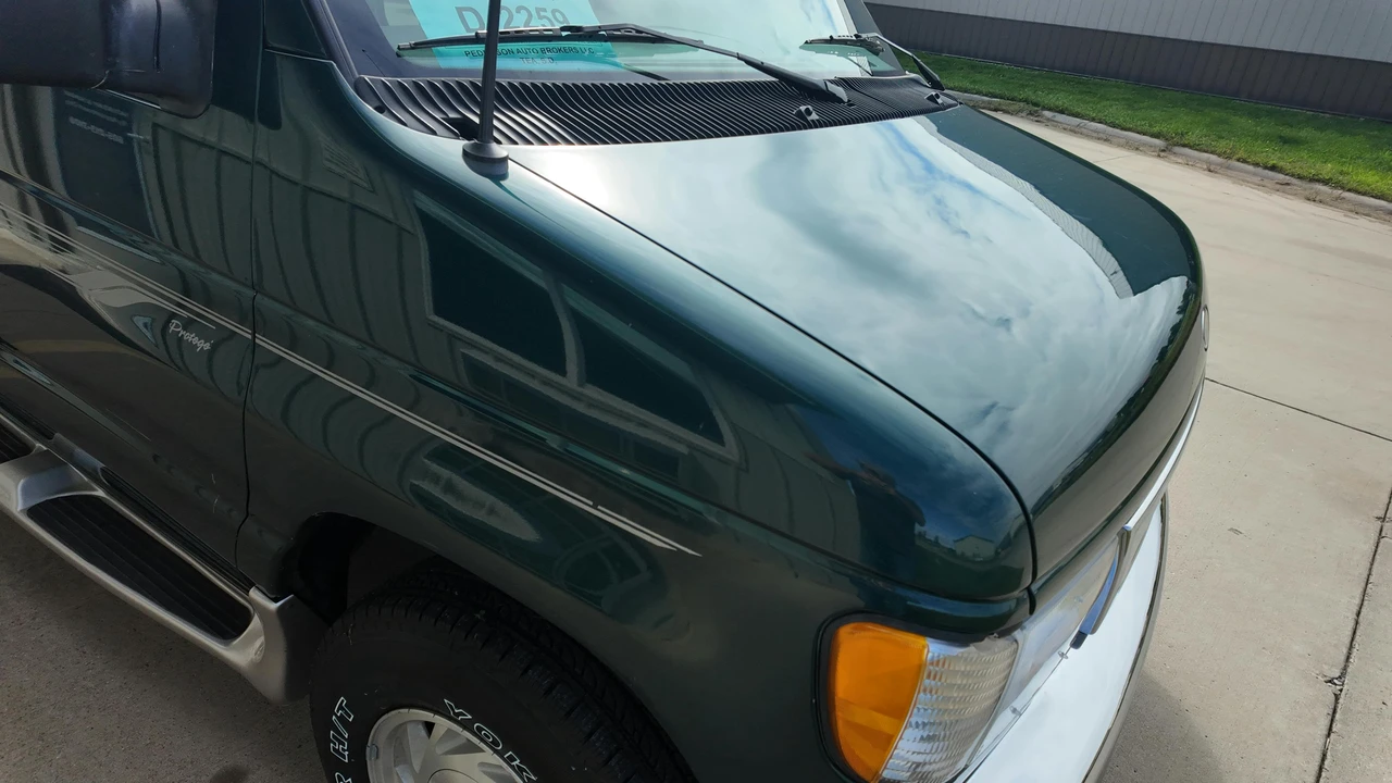 2001 Ford Econoline Van - Image 22 of 31