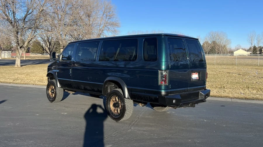 2001 Ford Econoline Van - Image 2 of 10