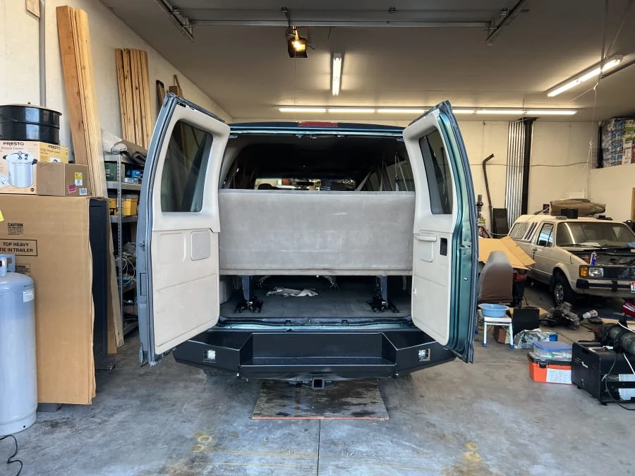 2001 Ford Econoline Van - Image 10 of 10