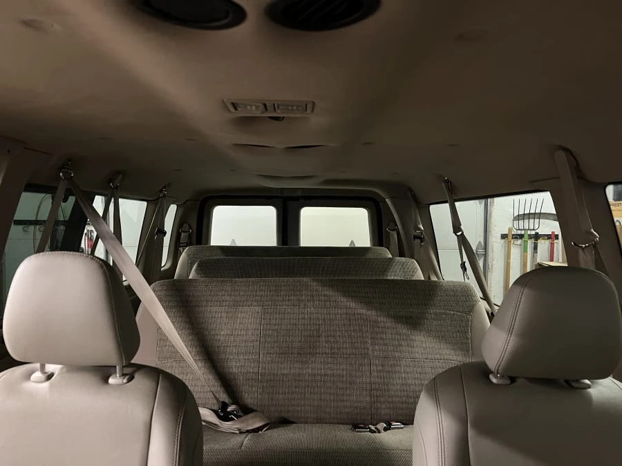 2001 Ford Econoline Van - Image 7 of 10