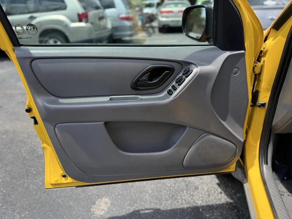 2001 Ford Escape - Image 11 of 21