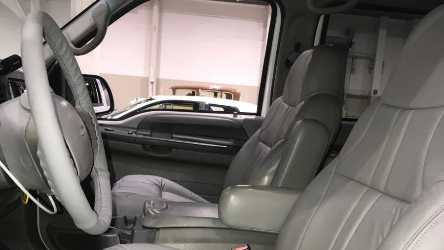 2001 Ford Excursion - Image 4 of 9