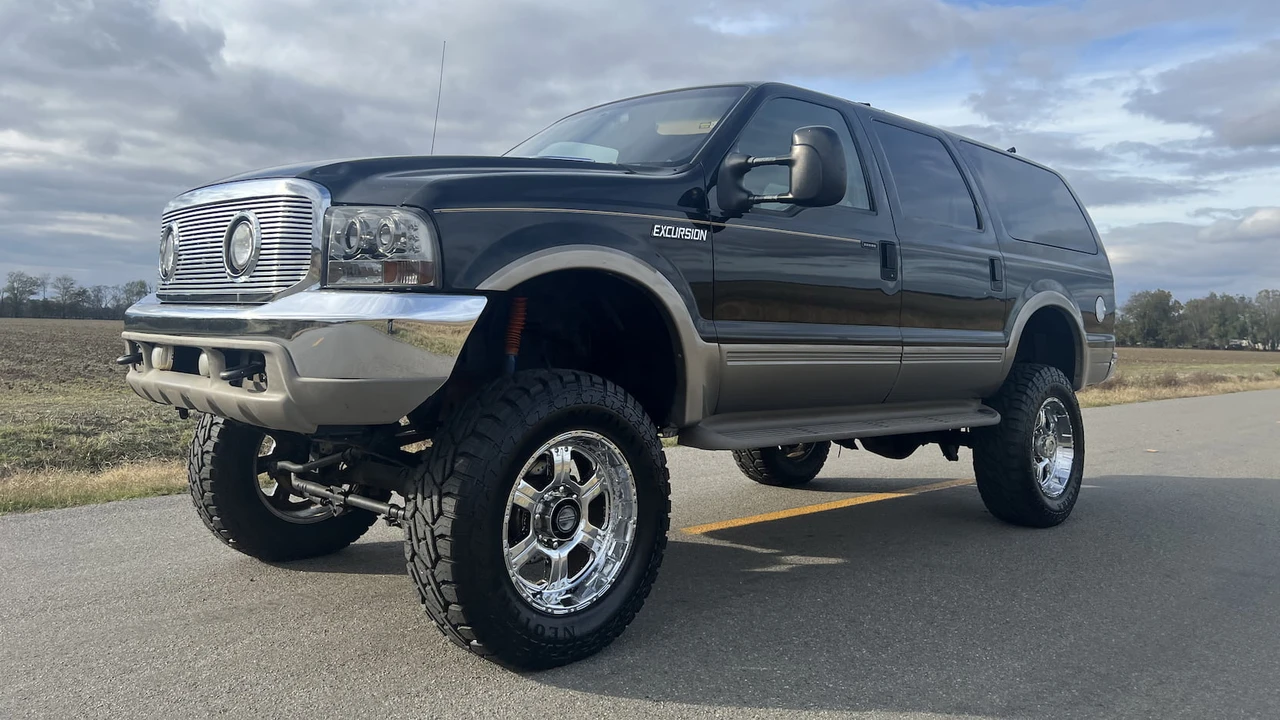 2001 Ford Excursion - Image 3 of 11