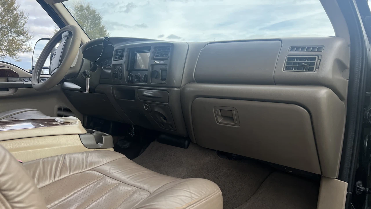 2001 Ford Excursion - Image 5 of 11