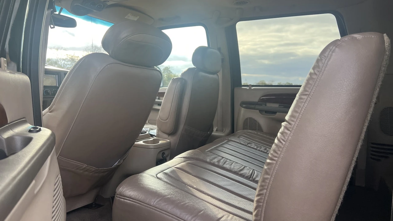 2001 Ford Excursion - Image 8 of 11