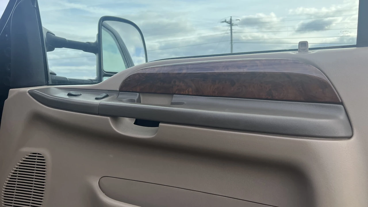 2001 Ford Excursion - Image 9 of 11