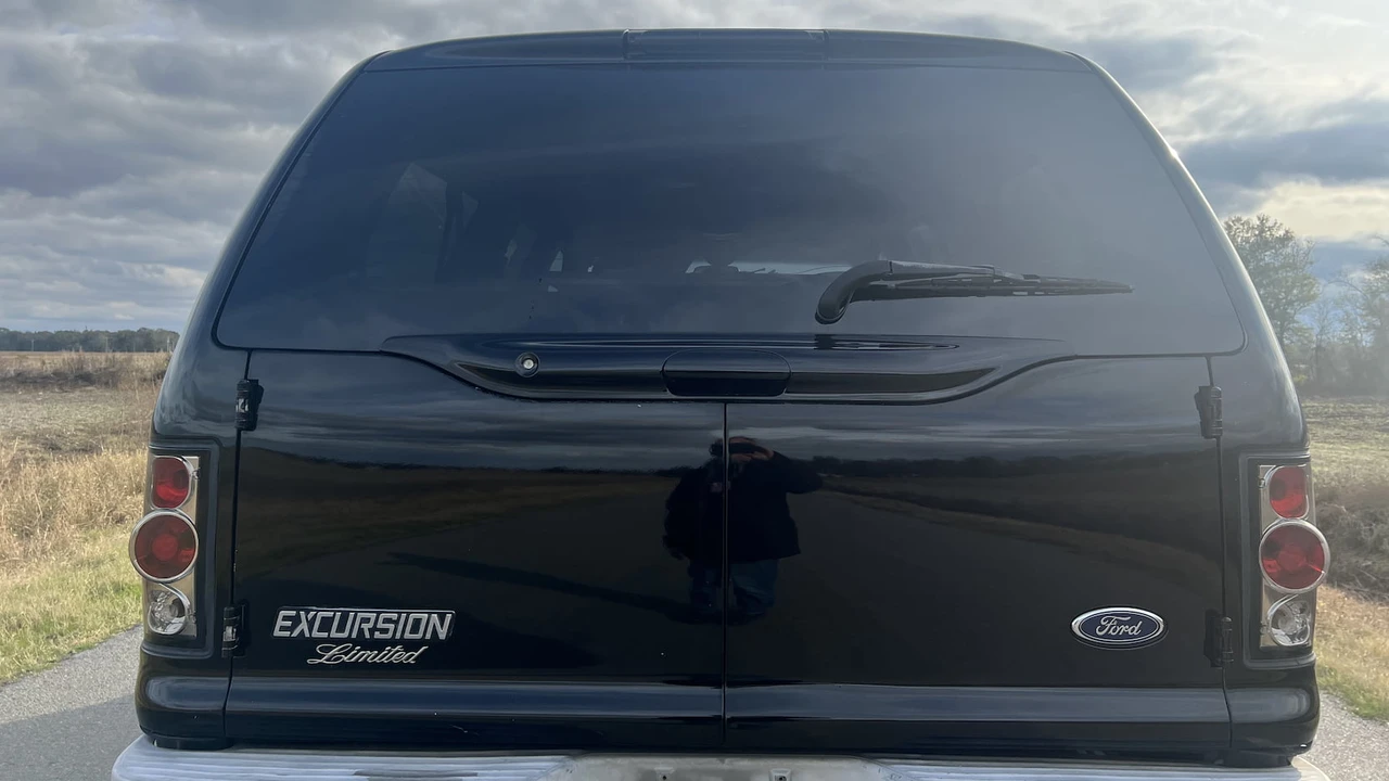 2001 Ford Excursion - Image 10 of 11