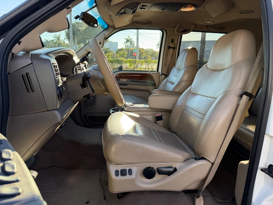 2001 Ford Excursion - Image 18 of 21