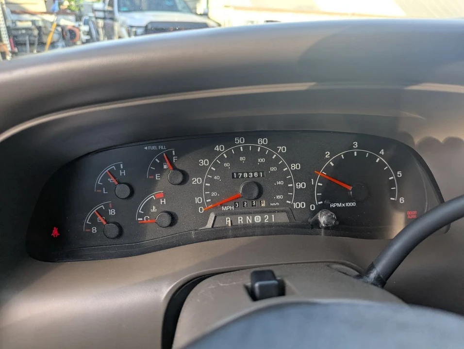 2001 Ford Excursion - Image 15 of 17