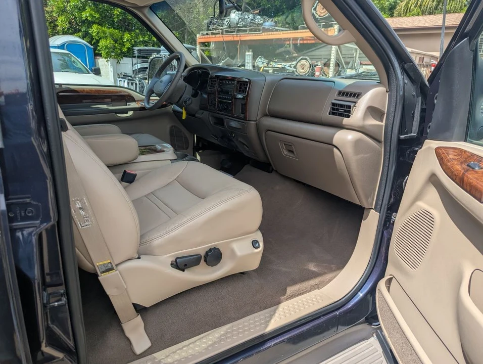 2001 Ford Excursion - Image 14 of 18