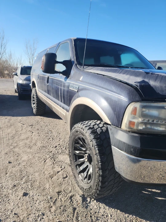 2001 Ford Excursion - Image 3 of 9