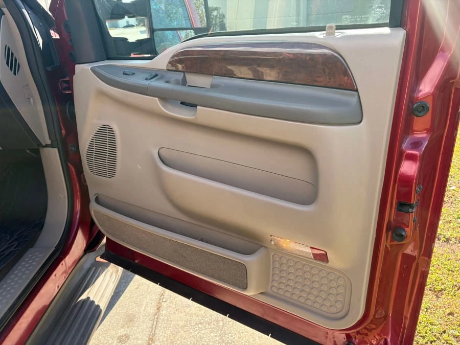 2001 Ford Excursion - Image 17 of 24