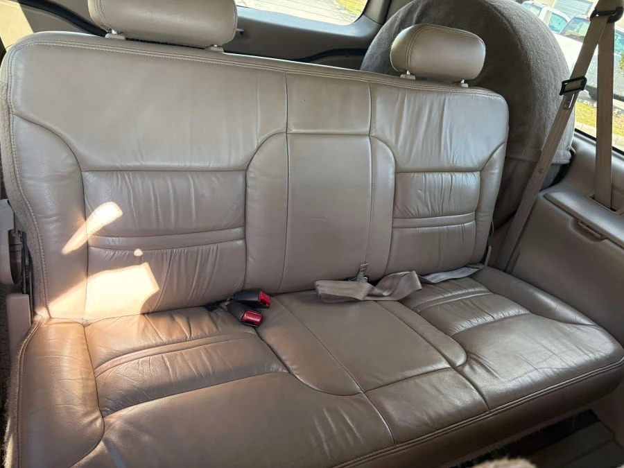 2001 Ford Excursion - Image 23 of 24
