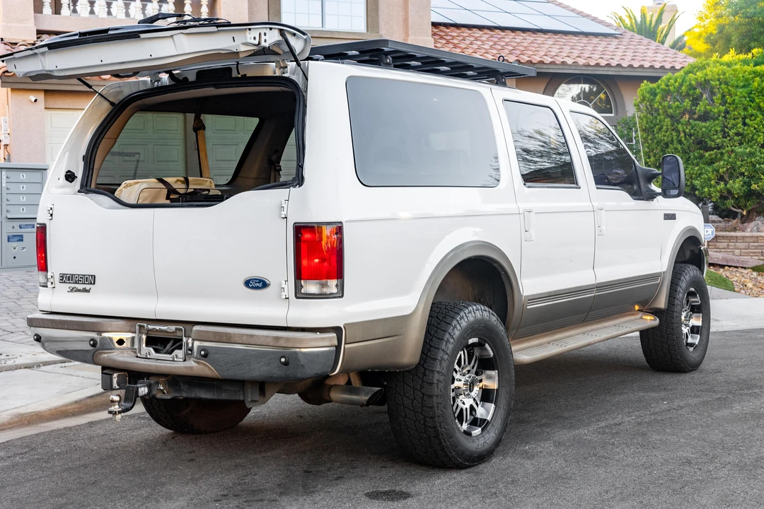 2001 Ford Excursion - Image 11 of 31