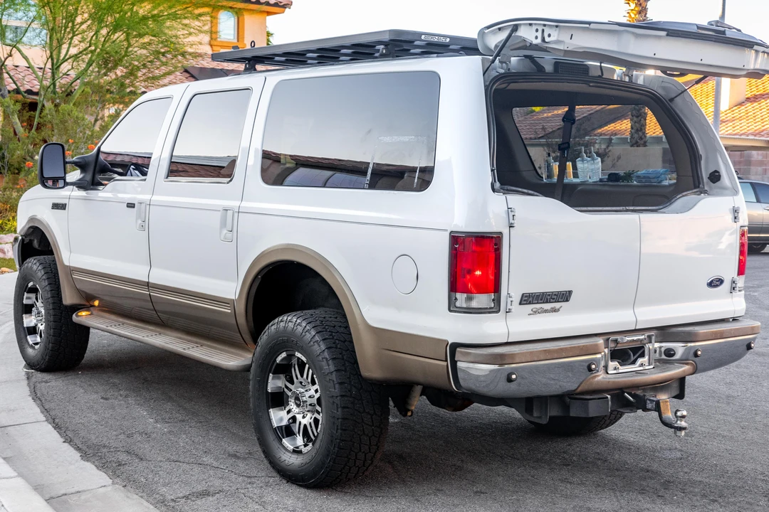 2001 Ford Excursion - Image 9 of 31