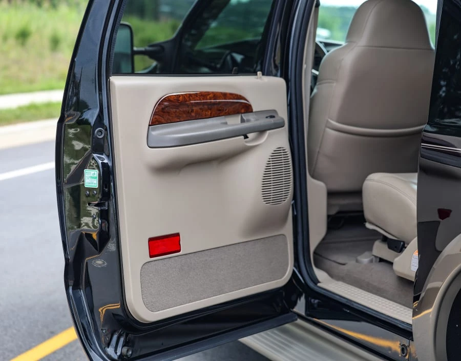 2001 Ford Excursion - Image 30 of 31