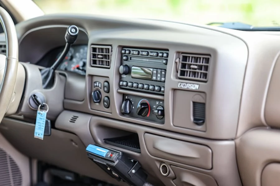 2001 Ford Excursion - Image 27 of 31