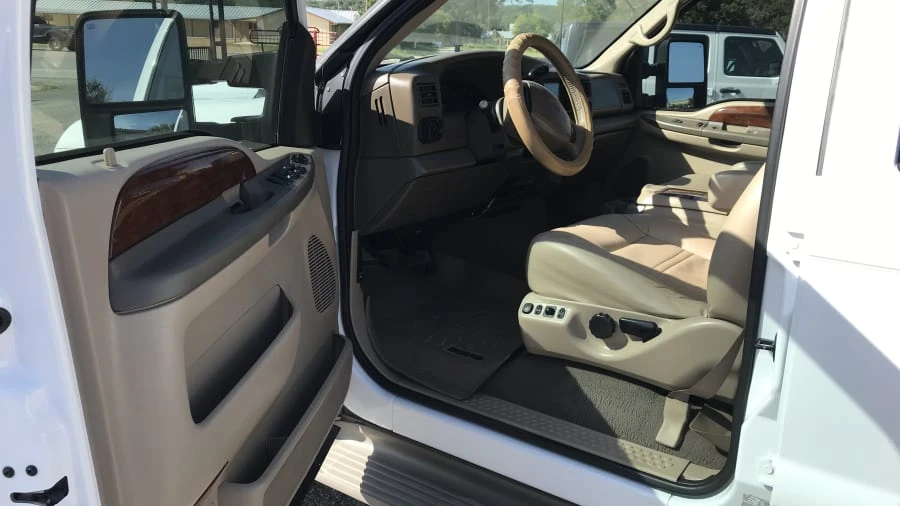 2001 Ford Excursion - Image 2 of 19
