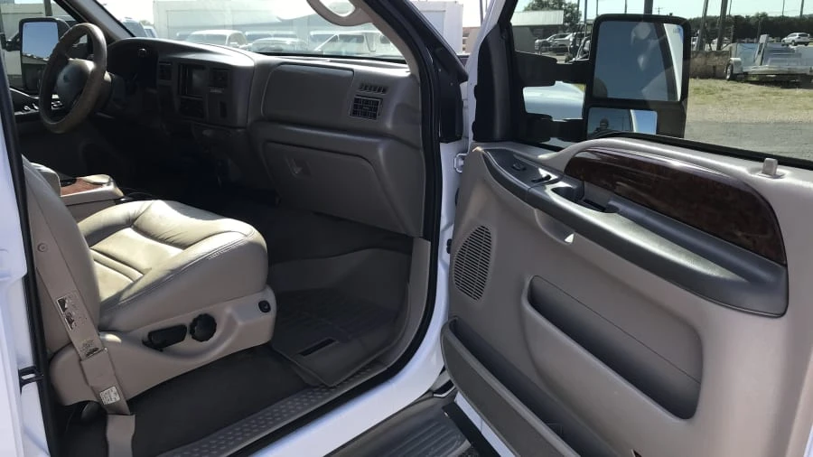 2001 Ford Excursion - Image 6 of 19