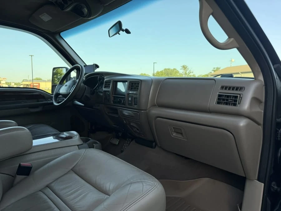 2001 Ford Excursion - Image 24 of 31