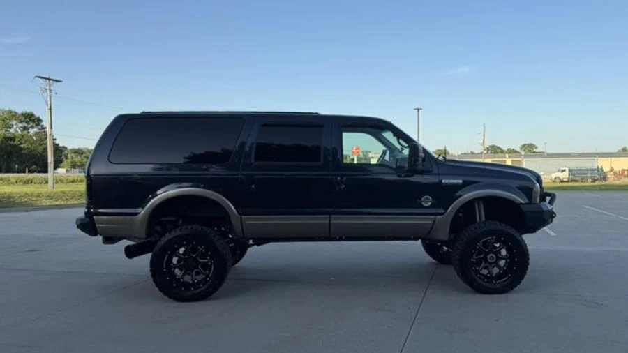 2001 Ford Excursion - Image 2 of 31