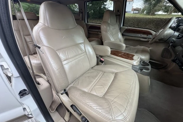 2001 Ford Excursion - Image 4 of 7